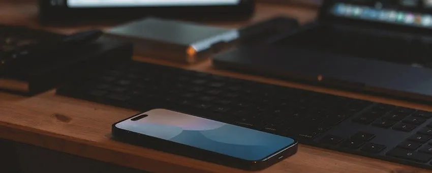 Handy abhören erkennen - Wird mein Handy abgehört?